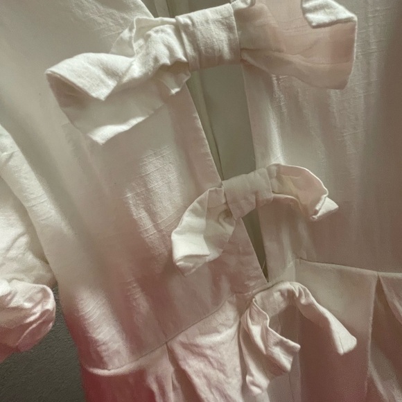 white bow romper! - Picture 2 of 8